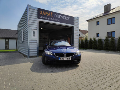 Garáž Dřevčice - renovace kůže BMW Z4